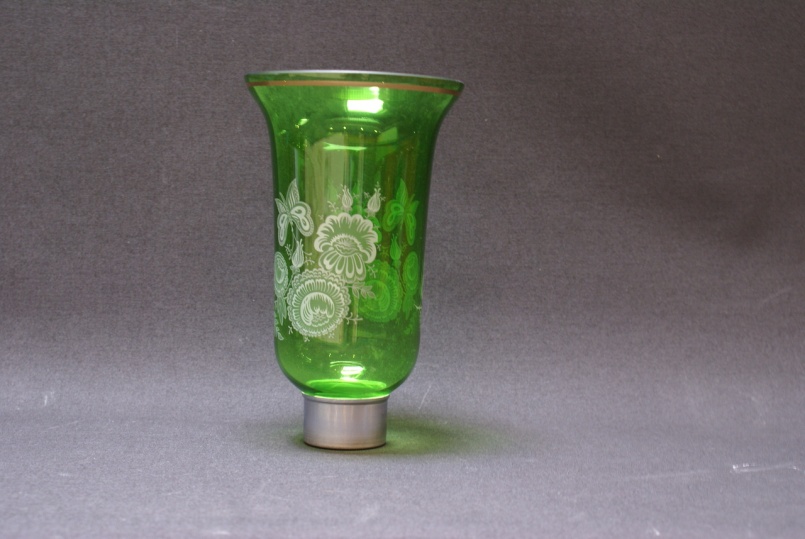 Green storm shade with flower detail